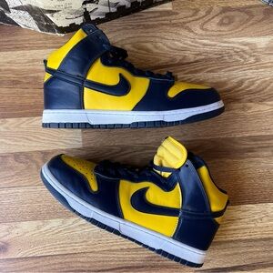 Nike Dunk SP Michigan Sneakers CZ8149-700